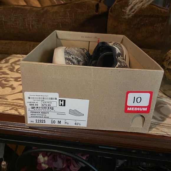 Clarks sneakers, size 10, snake print - Picture 3 of 6